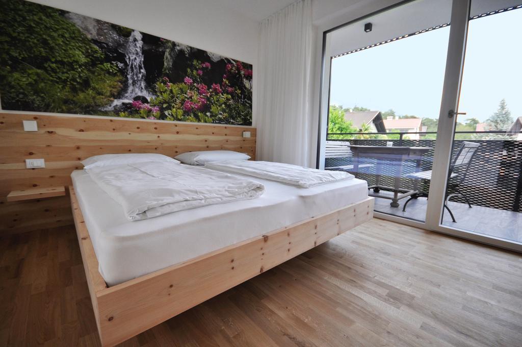 Alpenchalet Apartments ปาร์ชีเนส ภายนอก รูปภาพ