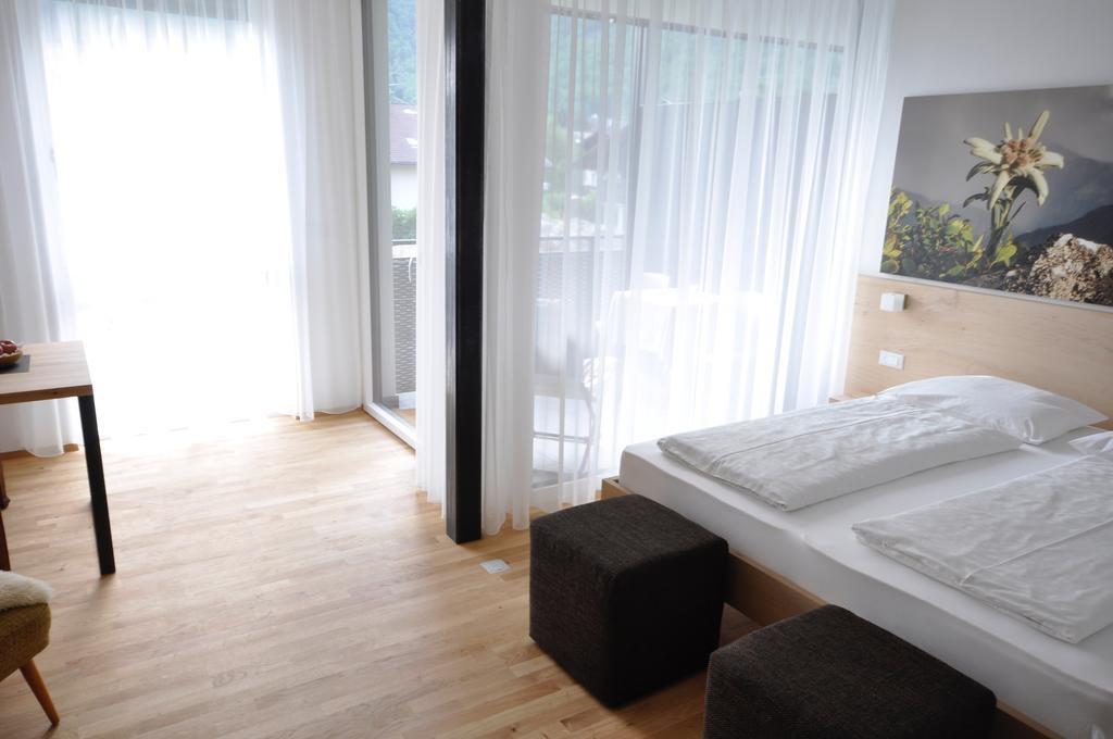 Alpenchalet Apartments ปาร์ชีเนส ภายนอก รูปภาพ